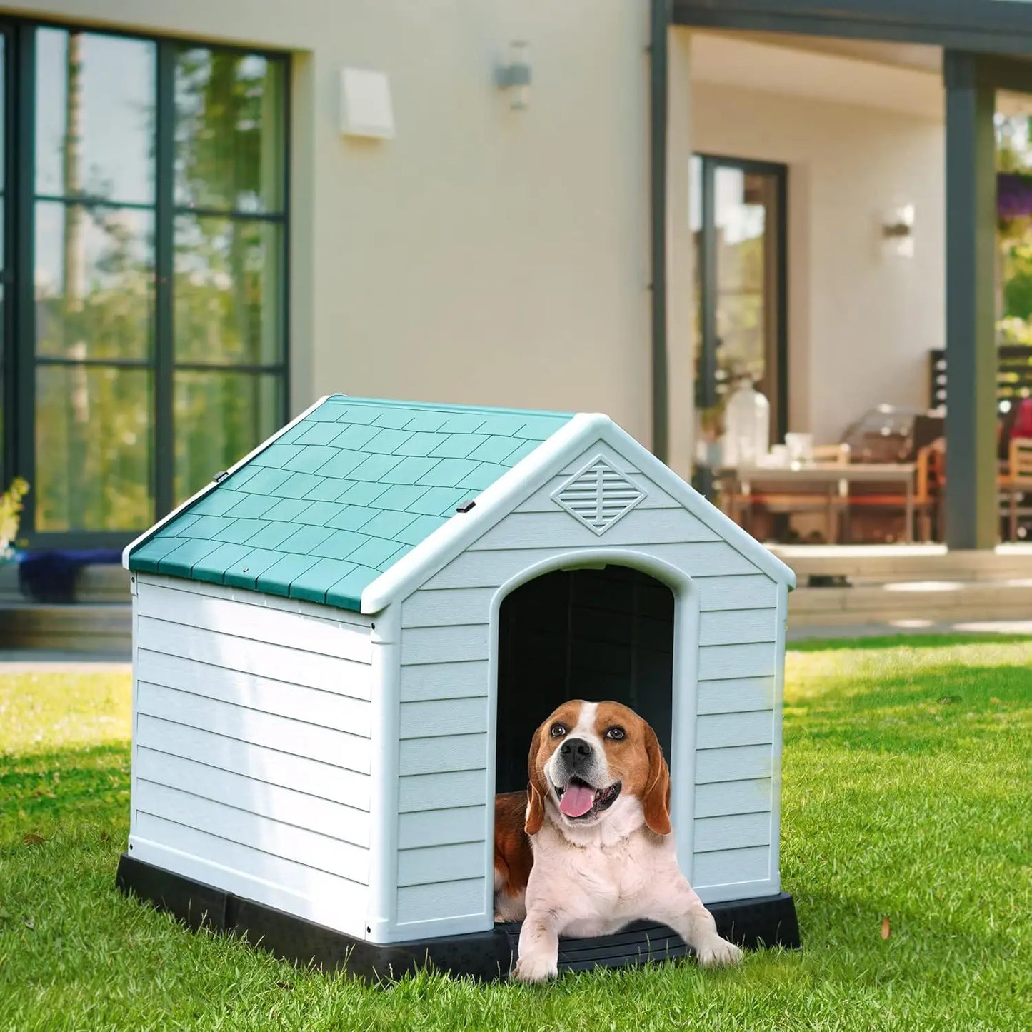 28.5'' Plastic Dog House Outdoor